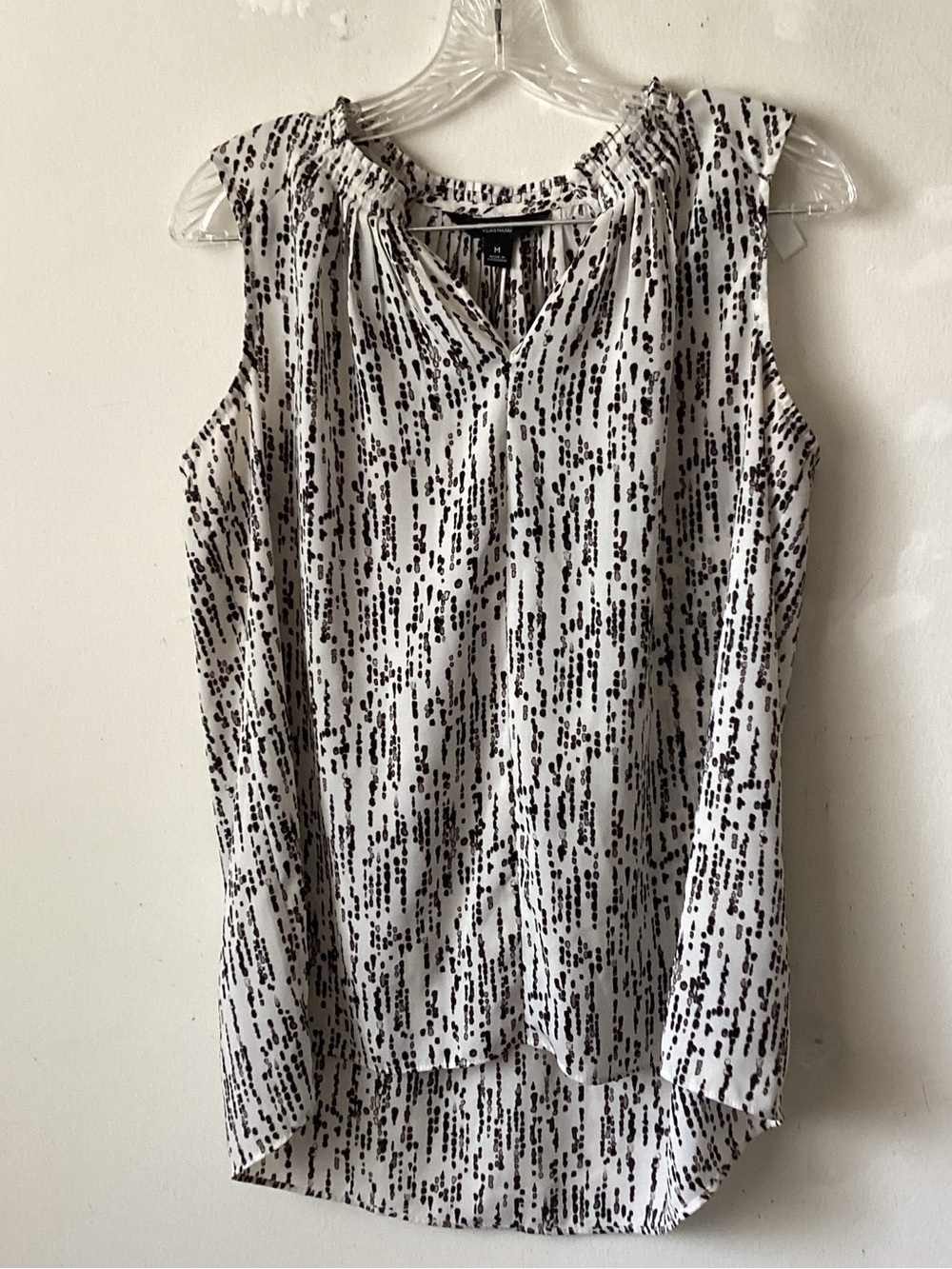 Simply Vera Vera Wang White and black Sleeveless Dot-Pattern blouse.